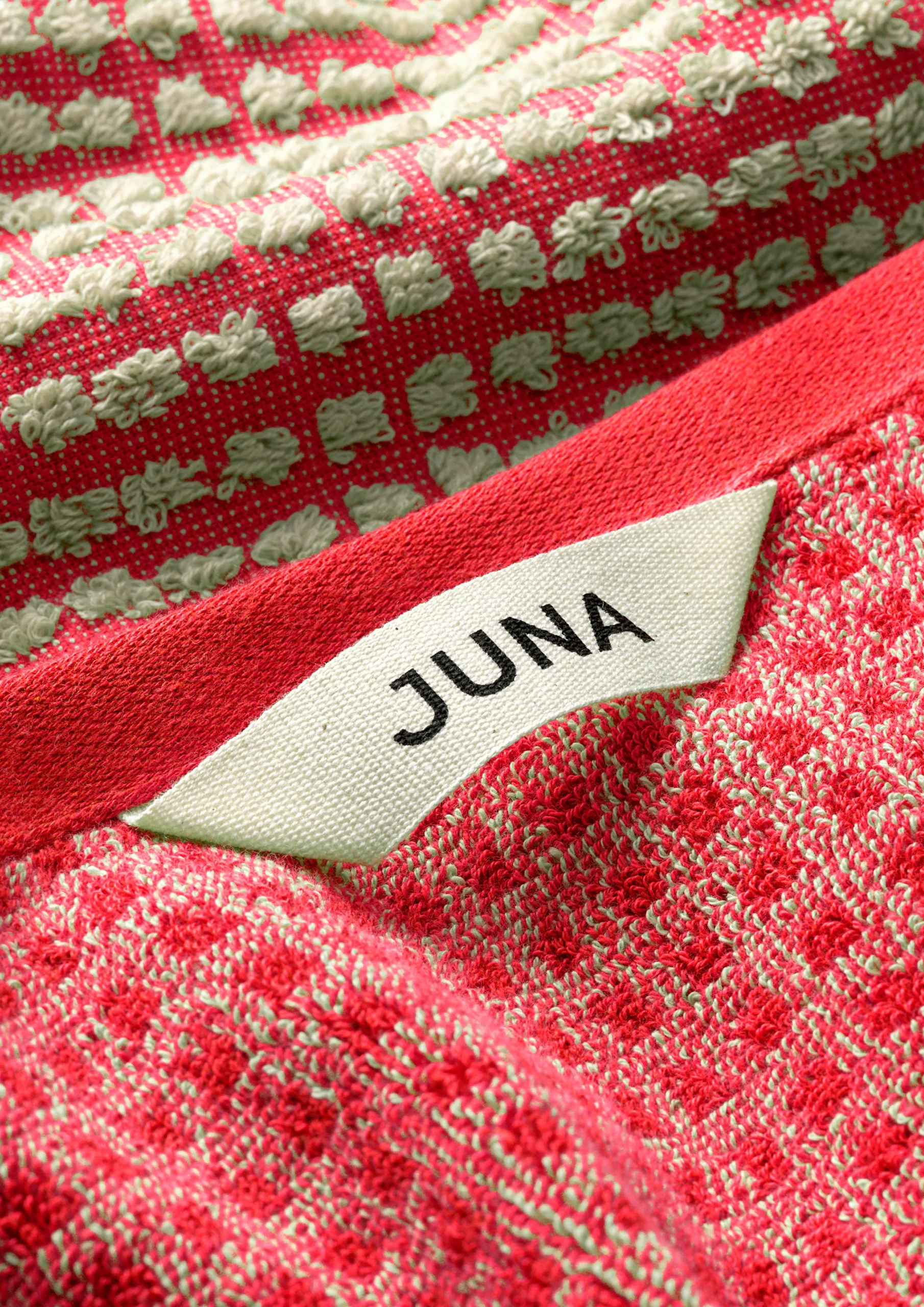 JUNA Check Håndkle 70 x 140 cm rød/sand – Handle hos oss
