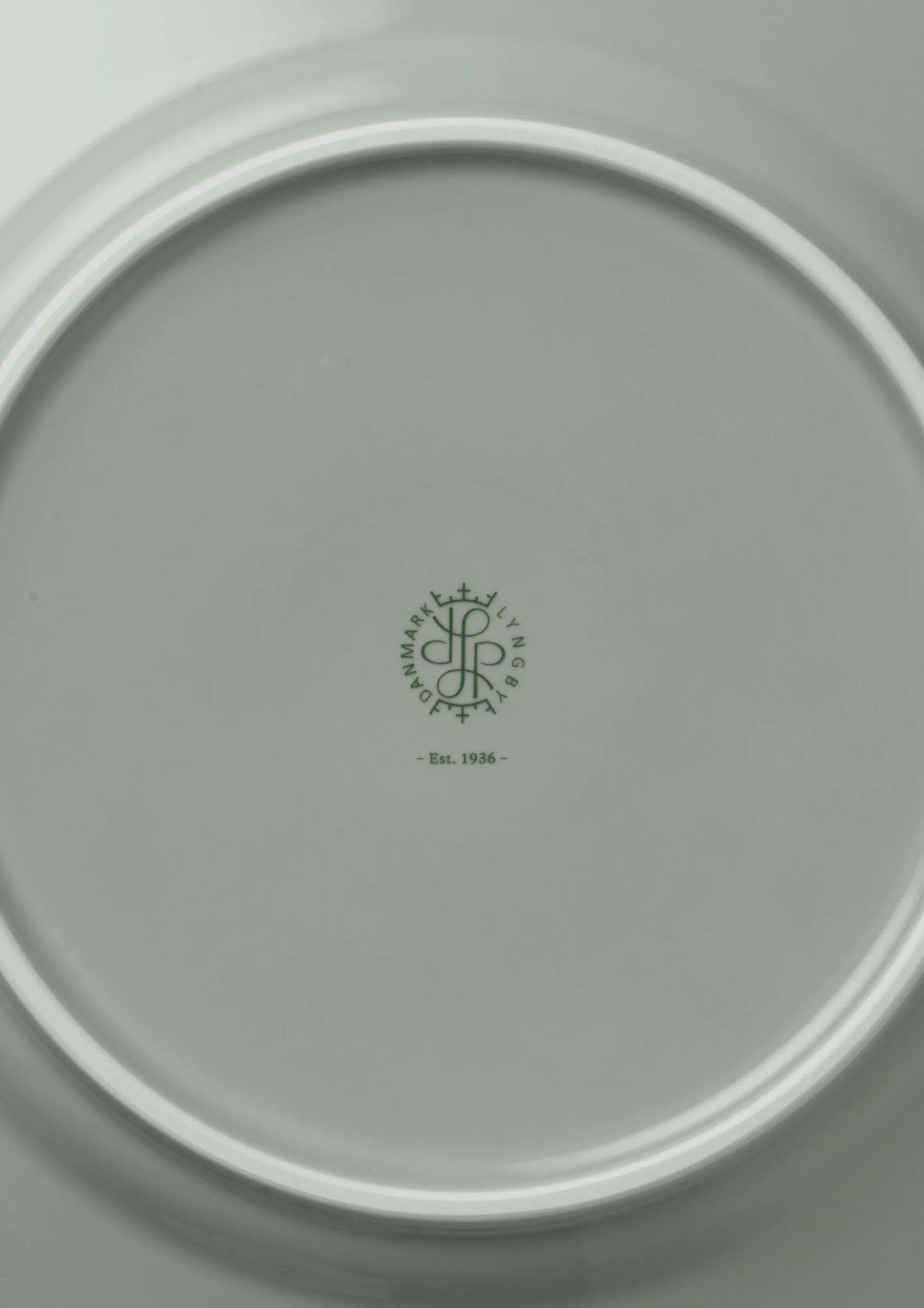 Lyngby Porcelæn Rhombe Earth Lunsjtallerken Ø21 cm moss